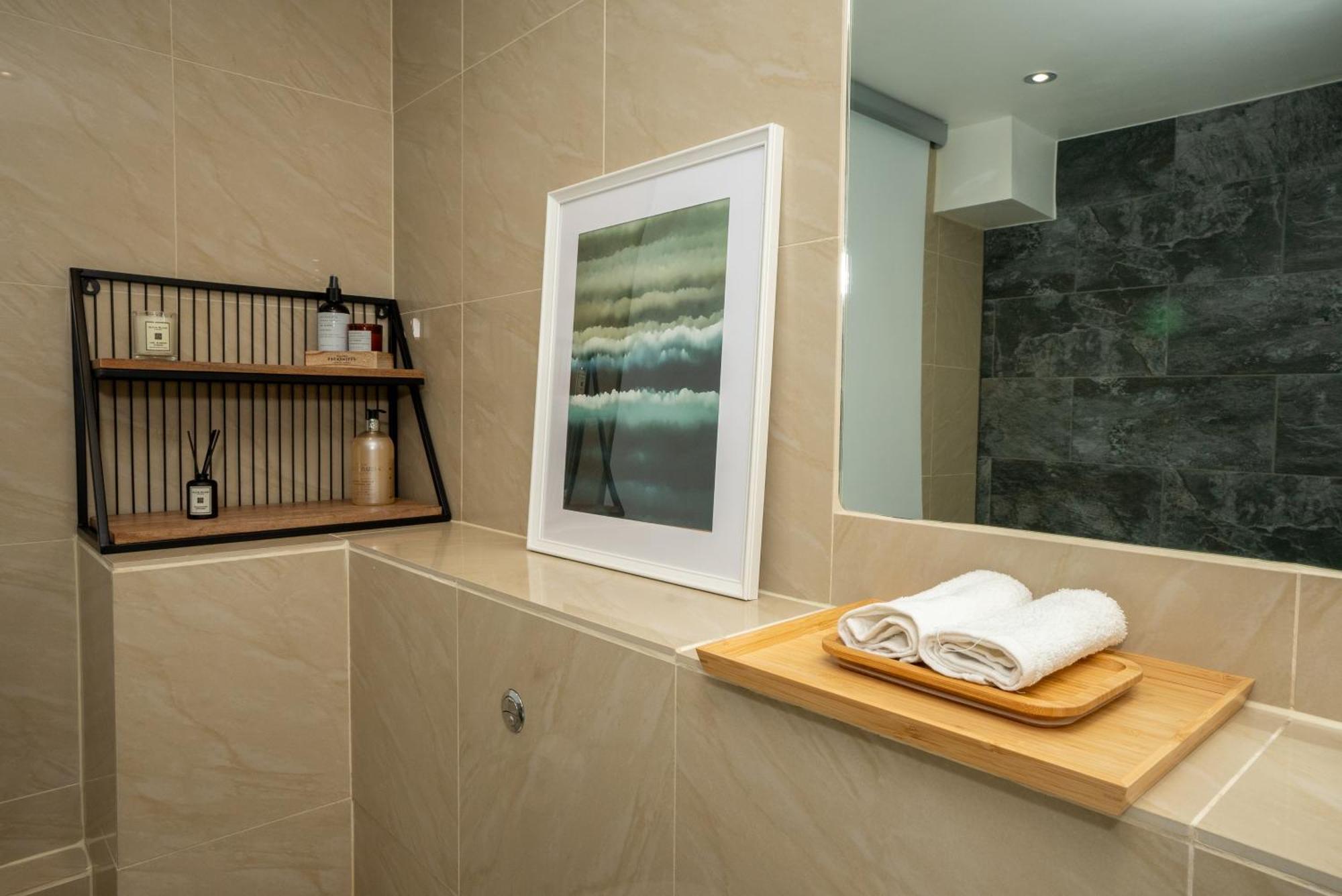 Stylish Flat Minutes From Covent Garden - West End 런던 외부 사진